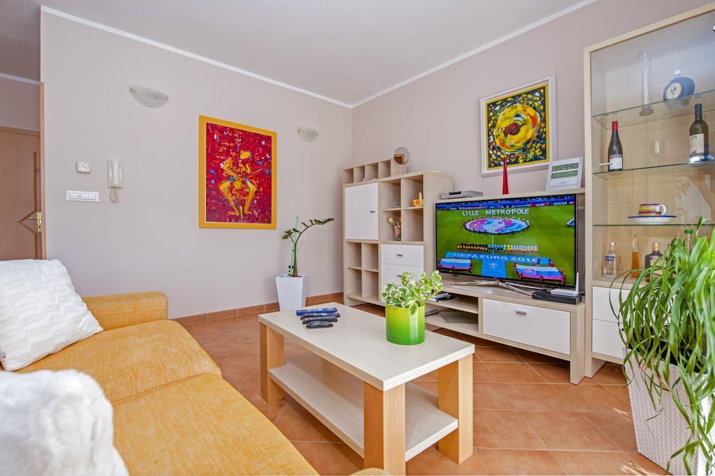 Apartments Karmen Rovinj Exteriör bild
