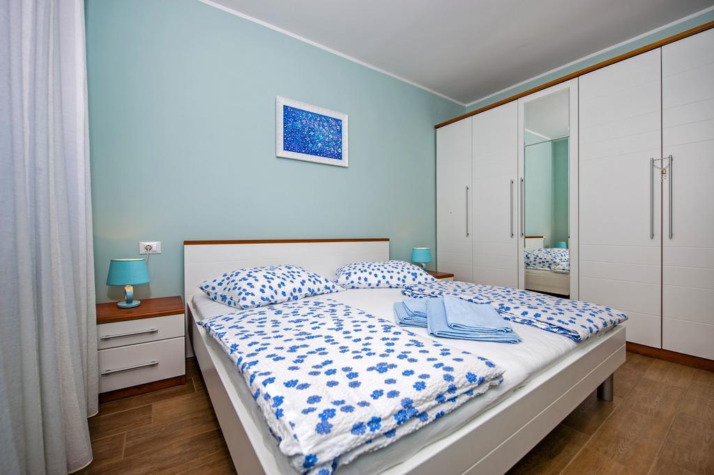 Apartments Karmen Rovinj Exteriör bild