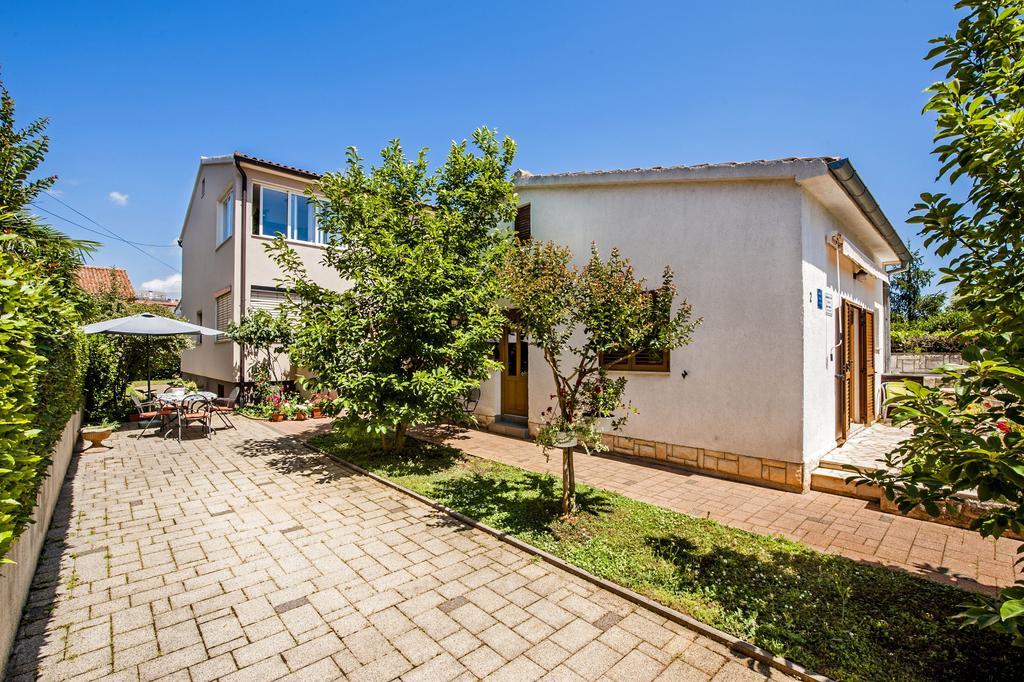 Apartments Karmen Rovinj Exteriör bild